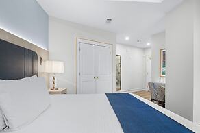 Harbor Suites at Harborwalk Village