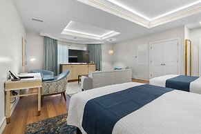 Harbor Suites at Harborwalk Village
