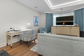 Harbor Suites at Harborwalk Village