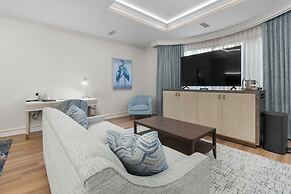 Harbor Suites at Harborwalk Village
