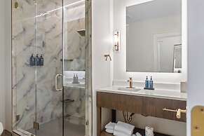 Harbor Suites at Harborwalk Village