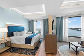 Harbor Suites at Harborwalk Village