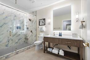Harbor Suites at Harborwalk Village