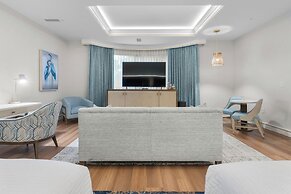Harbor Suites at Harborwalk Village