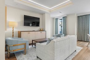 Harbor Suites at Harborwalk Village