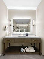 Harbor Suites at Harborwalk Village