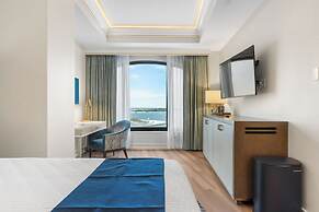 Harbor Suites at Harborwalk Village