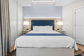 Harbor Suites at Harborwalk Village
