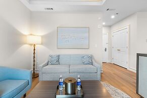 Harbor Suites at Harborwalk Village