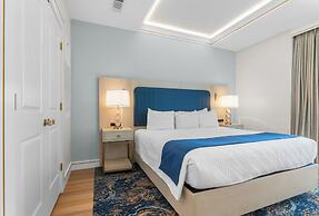Harbor Suites at Harborwalk Village