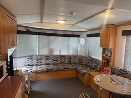 Seaside Getaways - Happy Days Chapel st Leonards