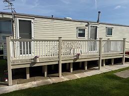 Seaside Getaways - Happy Days Chapel st Leonards