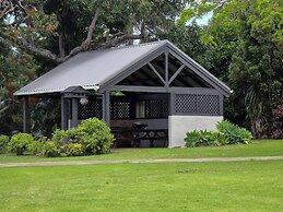 Fletcher Christian Apartments - Isabella Suites