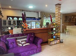 Sukhothai Grand Hotel and Landmark