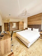THE GRAND KD HOTEL
