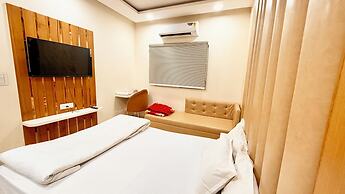 Hotel Apple Palace - Prime Located