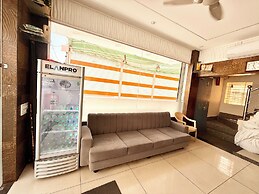 Hotel Apple Palace - Prime Located