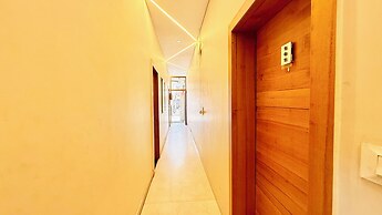 Hotel Apple Palace - Prime Located
