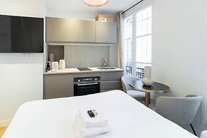Charming Studio Center of Paris