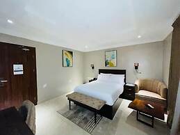 Hayatt Regency Suites