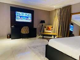 Hayatt Regency Suites