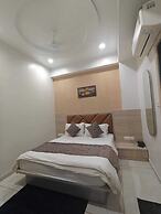 Hotel Grand Acme