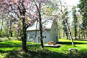 2-bedroom Cottage With Park and Deer Park