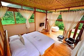Lomhaijai Homestay