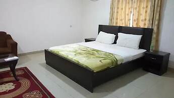 Tahir Hotel