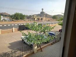 Tahir Hotel