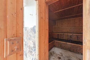 1BR Pool Sauna Near Viewpoint C196