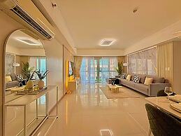 Live Luxury Living at BGC Venice
