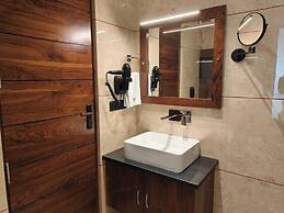 Hotel Guru Surbhi