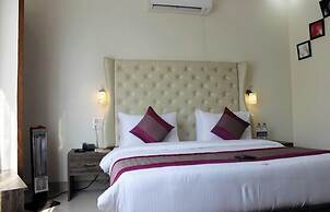 Hotel Guru Surbhi