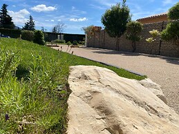Farmhouse With Swimming Pool in Provence