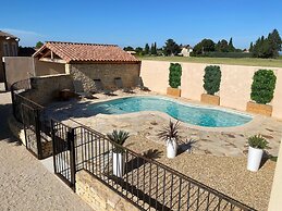 Farmhouse With Swimming Pool in Provence