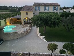 Farmhouse With Swimming Pool in Provence