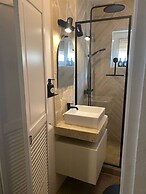 Palm Beach Vacaysuites - Garden Suite - Poolside