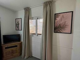 Palm Beach Vacaysuites - Garden Suite - Poolside