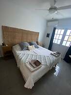 Palm Beach Vacaysuites - Garden Suite - Poolside
