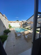 Palm Beach Vacaysuites - Garden Suite - Poolside