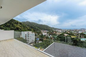 Sea View 2BR Condo Prime Location C236
