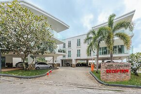 Sea View 2BR Condo Prime Location C236