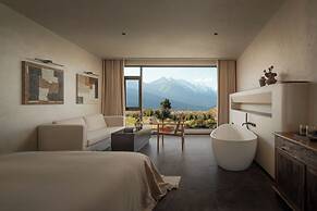 Floating Life Boundless Wild Resort