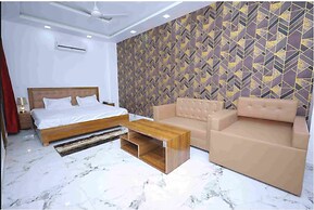 Hotel Rajani Bareilly AC Room