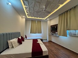Vimla Residency Hotel Near Prem Mandir