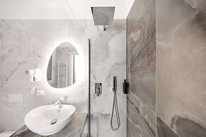 Avenue Suites