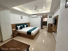 Hotel Raas Inn