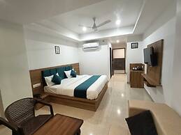 Hotel Raas Inn
