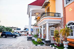 5 Star Villa Hotel